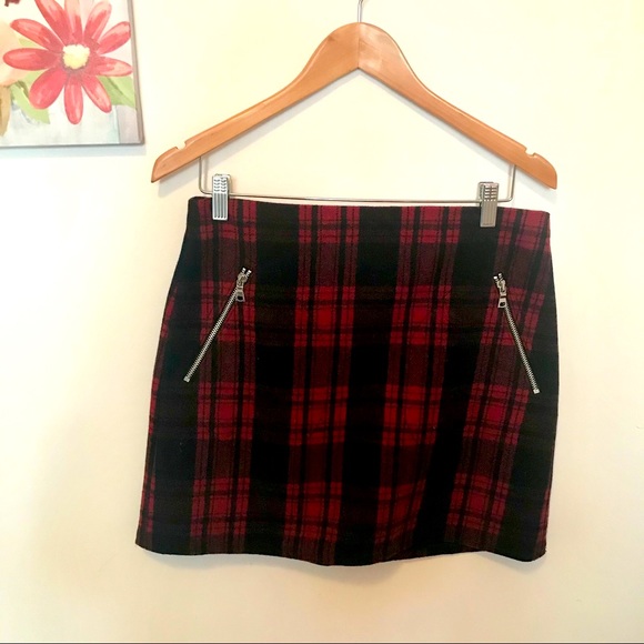 GAP Dresses & Skirts - Gap wool plaid skirt with front zipper pockets, size 6
